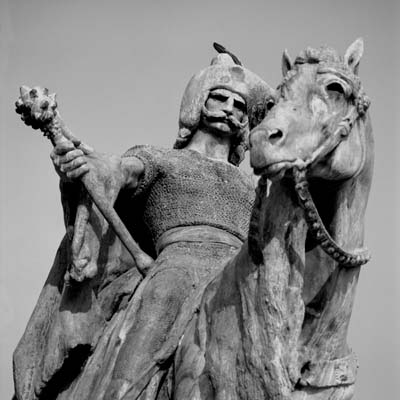 Statues - Place des H�ros