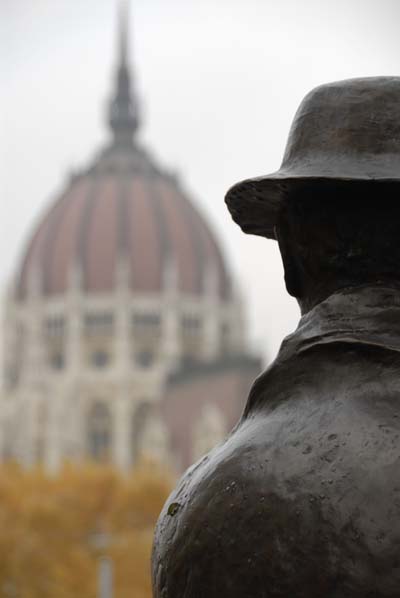Parlement & Statue d'un Parlementaire
