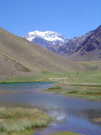 La laguna de Los Horcones au pied du "Toit de l'Am�rique"