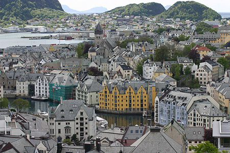 �lesund (M�re og Romsal)