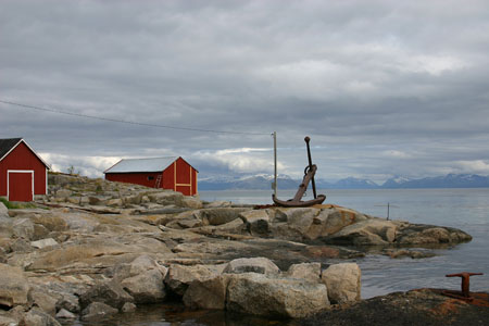 petit port sur l'�le d'Hamar�y
