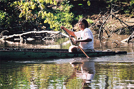 Indienne en Amazonie