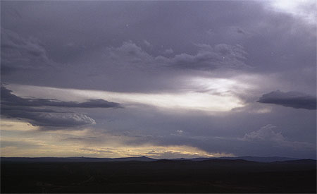 Coucher de soleil sur la steppe