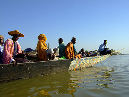 Pirogue sur le Bani