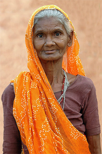 Le sari orange