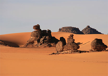 Le sable � l'assaut de la roche