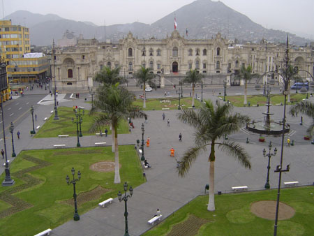 Le palais pr�sidentiel et la Plaza de Armas