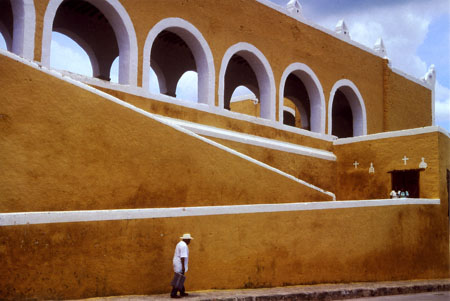 Jaune