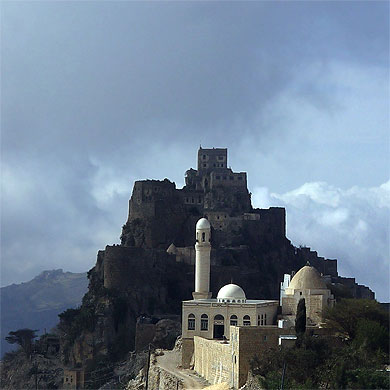 Village dans les nuages