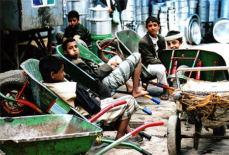 "pause Qat" au souk de Sanaa 