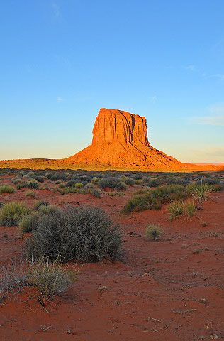Monument valley: sunrise