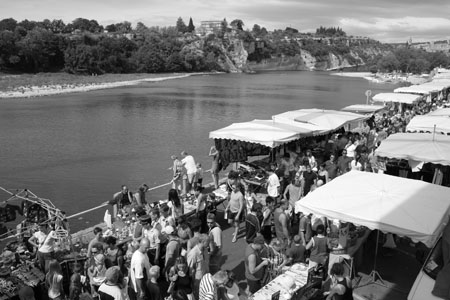 march� sur les rives de l'ardeche
