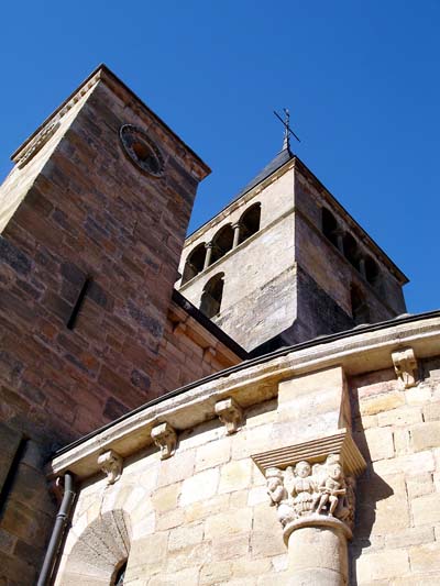Eglise Notre-dame-de-la-Nativit�, ancienne priorale, Bois-Sainte-Marie 01