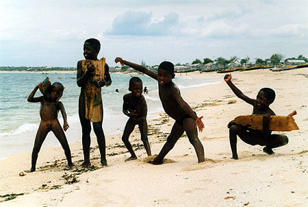 Enfants sur la plage