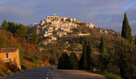 Village de Gordes au lever du jour