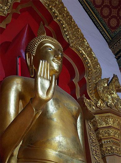 Buddah debout