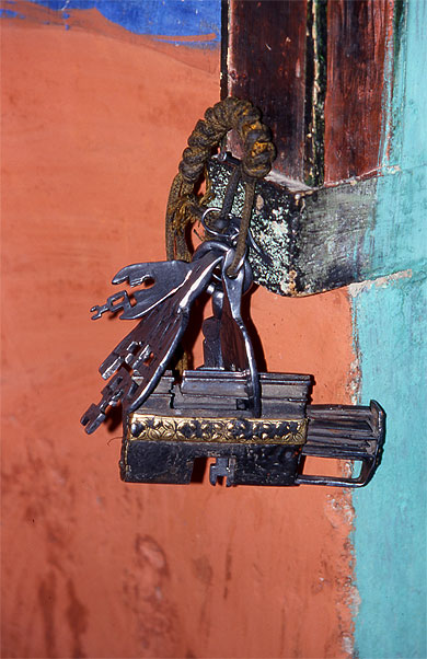Cadenas au monast�re de Diskit