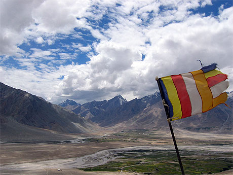 Vue depuis le toit du monast�re du Karsha