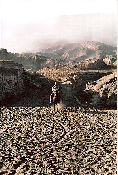 A cheval dans le volcan