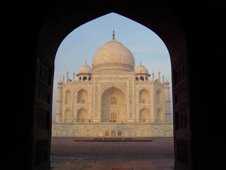 Taj Mahal vue de la mosqu�e Est