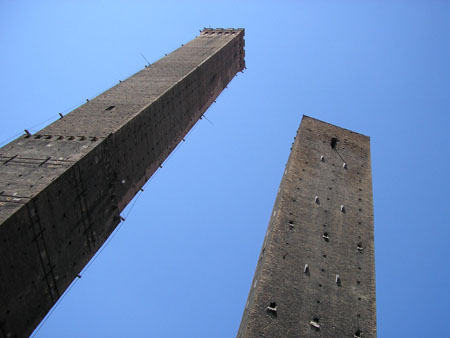 "gratte-ciels � la bolognaise"