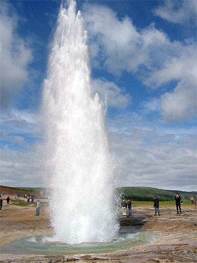 Le geiser Strokkur 