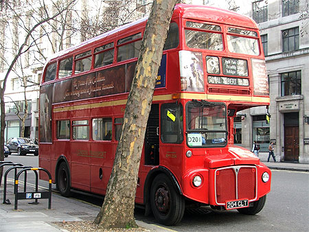 LE BUS ROUGE