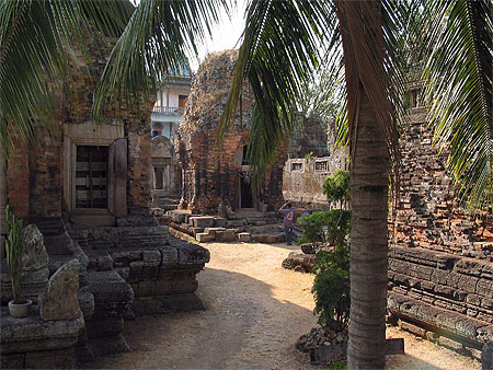 Petit temple � Phnom Chisor
