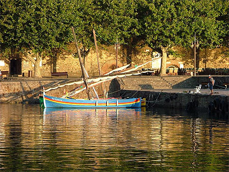 Petit port de Collioure au soleil levant