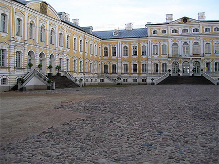 CHATEAU DE RUNDALE