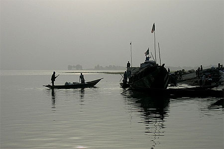 pinasses sur le Niger