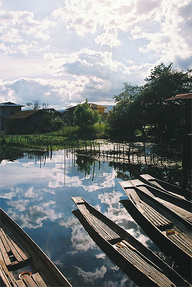 Barques sur le lac Inl�