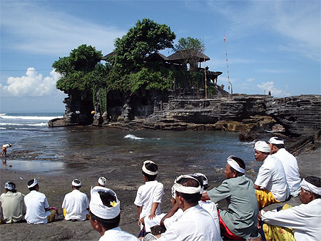 C�r�monie au Tanah Lot
