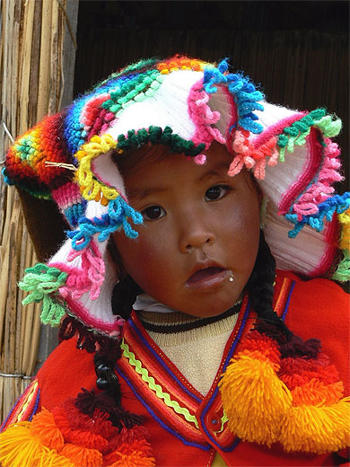 Fillette des Iles Uros