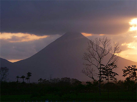Le coucher du volcan