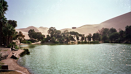 La lagune d'Huacachina