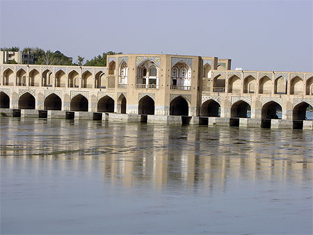 Pont Khaju