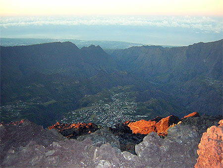Lever du soleil au Piton des neiges