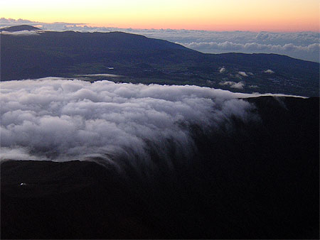 Lever du soleil au Piton des neiges