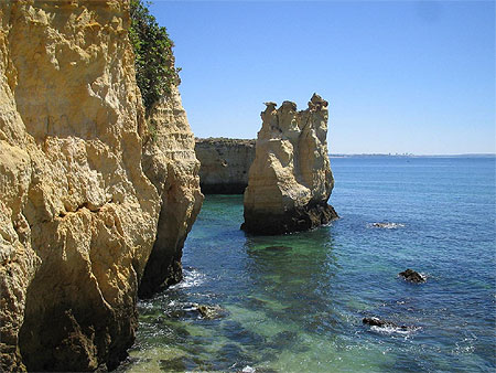 Praia de Pinhao pr�s de Lagos