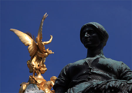 D�tail de la fontaine devant Buckingham Palace