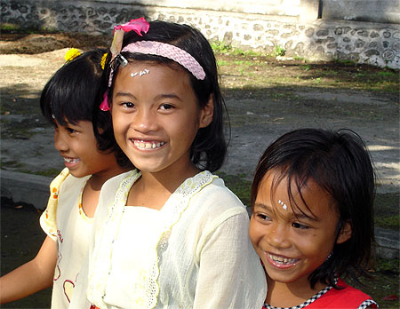Visages d'enfants � Suranadi