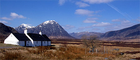 Maison blanche � l'entr�e de Glencoe