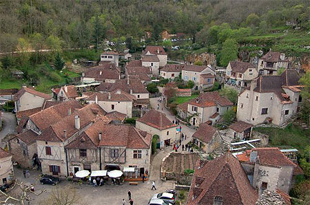 Dans St Cirq