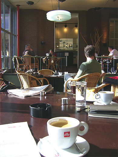 Dans un caf� d'Amsterdam