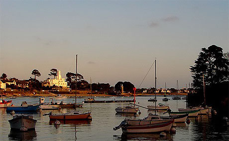 Port de Sainte Marine � la tomb�e de la nuit