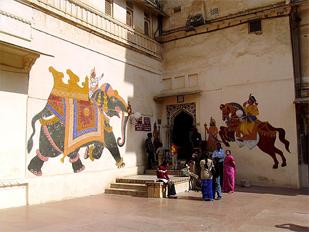 Entr�e du palais