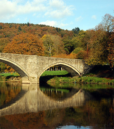 Reflets pr�s de Bouillon