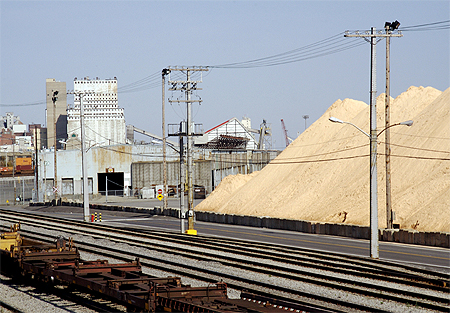 Voies ferroviaires au vieux port de Montr�al