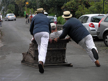 Descente de Funchal en tra�neau d'osier